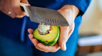 Understanding Nerve Injuries: Symptoms, Treatments, and Recovery Options for Hands and Wrists Nerve injury after cutting an avocado with a knife